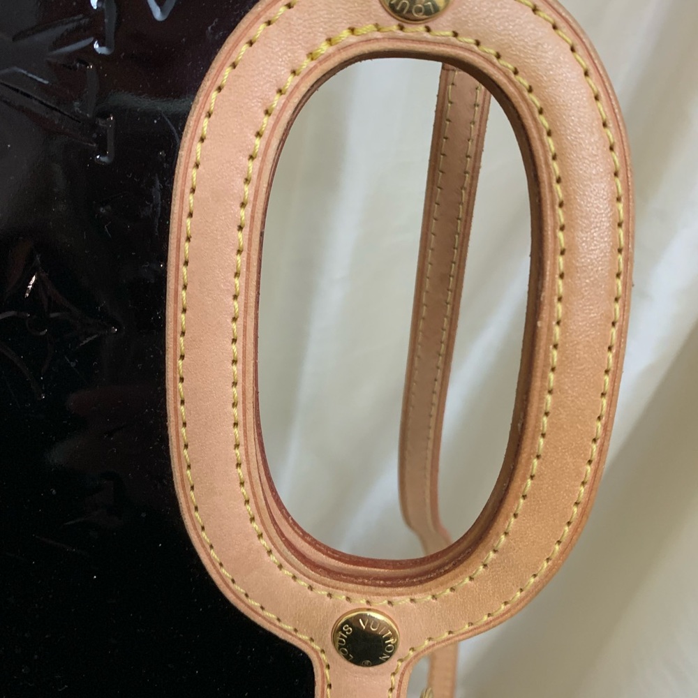 LOUIS VUITTON
Vernis Roxbury Drive Amarante - Picture 7 of 16